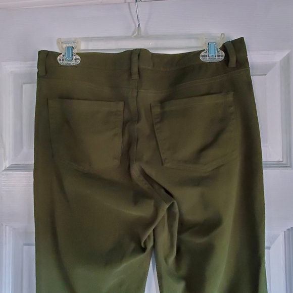 Karen Kane Green Capri Cropped Pants Ankle Zip Size 6 NWOT - Picture 5 of 13